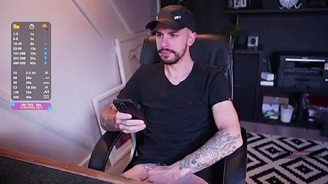 Snapshot of monsieurguitsxxx chatting on December 22, 2025, 1:19 pm monsieurguitsxxx online show from December 22, 2025, 1:19 pm