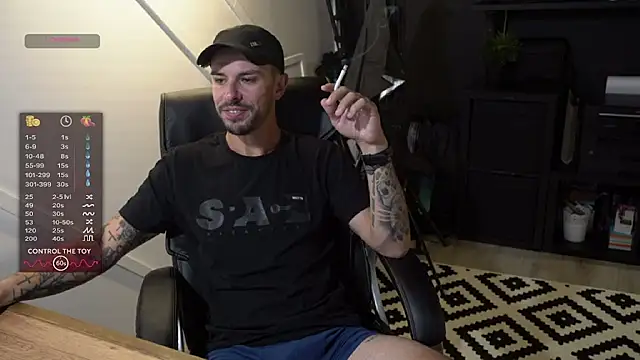 Snapshot of monsieurguitsxxx chatting on July 13, 2026, 11:57 am monsieurguitsxxx online show from July 13, 2026, 11:57 am