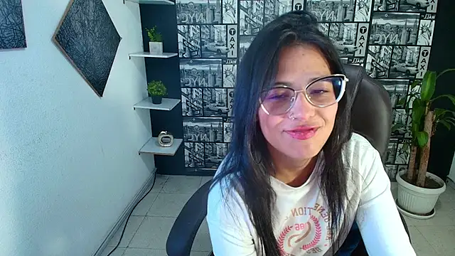 Sub Scarlett online show from November 17, 2025, 11:38 am