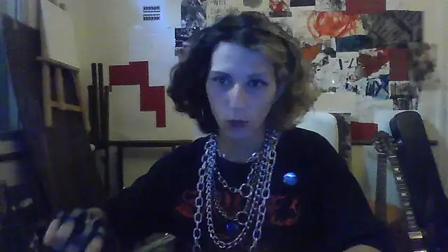 Snapshot of yvessblue chatting on March 3, 2026, 8:15 pm yvessblue online show from March 3, 2026, 8:15 pm