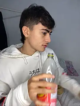 Myke hotxxx online show from November 17, 2025, 3:23 am