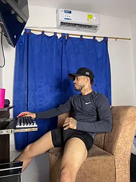 Kylian Alessandro online show from December 15, 2025, 9:46 am