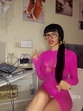 Snapshot of LucyMiax chatting on November 28, 2025, 6:32 pm LucyMiax online show from November 28, 2025, 6:32 pm