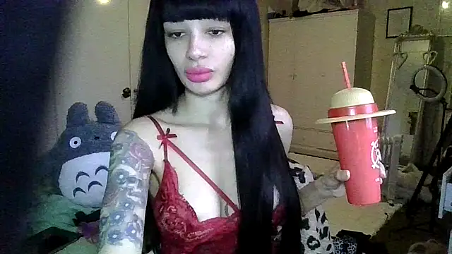 Snapshot of LucyMiax chatting on December 1, 2025, 8:52 am LucyMiax online show from December 1, 2025, 8:52 am