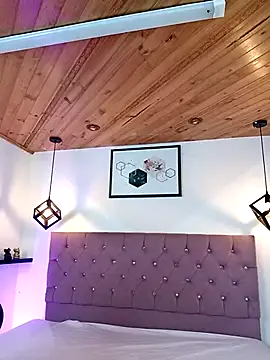 Arianaa Toro online show from October 23, 2025, 1:32 pm