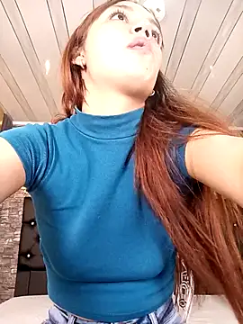 Arianaa Toro online show from October 27, 2025, 2:21 pm