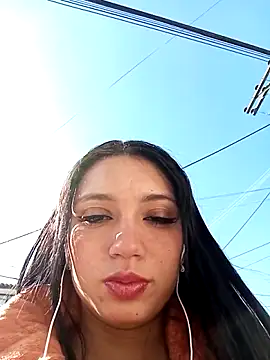 Arianaa Toro online show from November 7, 2025, 1:11 pm