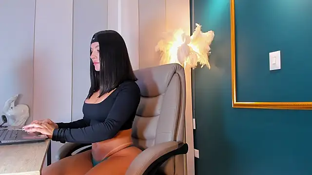 Snapshot of Rashel_Frost_ chatting on March 16, 2026, 5:06 pm Rashel Frost online show from March 16, 2026, 5:06 pm