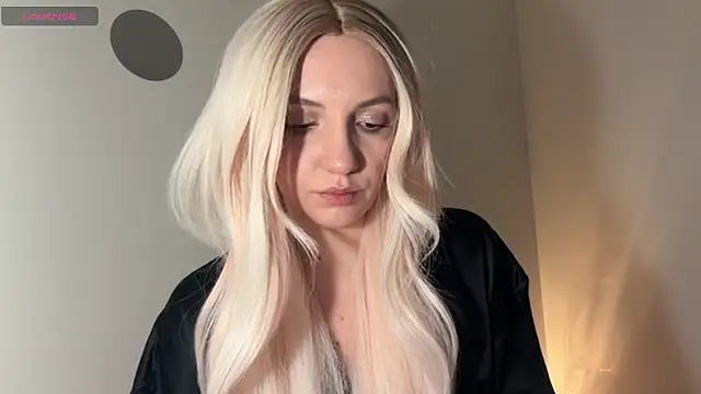 Snapshot of cute_cake chatting on January 8, 2026, 3:14 pm cute cake online show from January 8, 2026, 3:14 pm