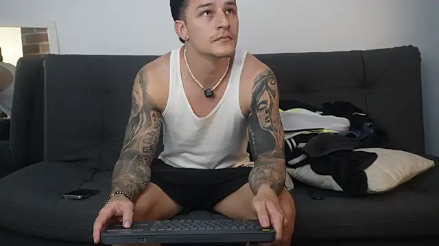 Snapshot of Dominick_walker chatting on January 14, 2026, 10:36 pm Dominick walker online show from January 14, 2026, 10:36 pm