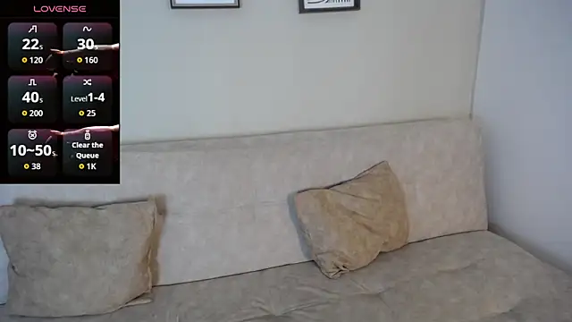 Snapshot of Sweet_Bella_Valery chatting on October 23, 2025, 9:35 pm Sweet Bella Valery online show from October 23, 2025, 9:35 pm