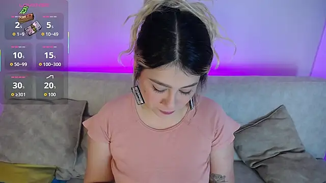 Snapshot of Sweet_Bella_Valery chatting on January 15, 2026, 9:40 pm Sweet Bella Valery online show from January 15, 2026, 9:40 pm