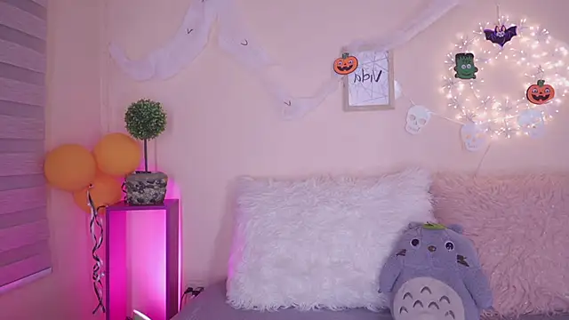 Snapshot of Meggie_ chatting on October 27, 2025, 11:52 pm Meggie online show from October 27, 2025, 11:52 pm