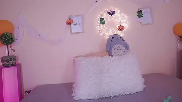 Snapshot of Meggie_ chatting on October 31, 2025, 10:55 pm Meggie online show from October 31, 2025, 10:55 pm