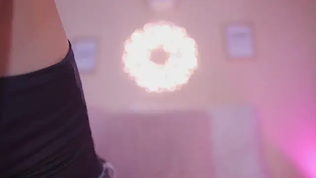 Snapshot of Meggie_ chatting on December 3, 2025, 11:58 pm Meggie online show from December 3, 2025, 11:58 pm