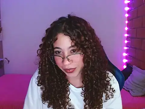 Snapshot of Medussa3033 chatting on January 8, 2026, 12:35 am Medussa3033 online show from January 8, 2026, 12:35 am