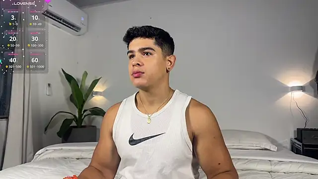 Snapshot of Scott_flintt chatting on November 16, 2025, 12:33 pm Scott flintt online show from November 16, 2025, 12:33 pm