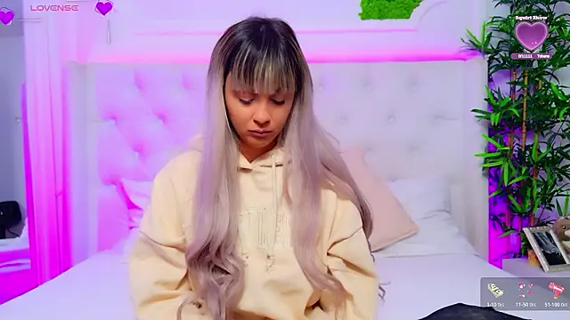 Snapshot of AriannaSins chatting on February 12, 2026, 1:28 pm AriannaSins online show from February 12, 2026, 1:28 pm