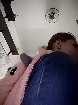 SandyCassie online show from November 17, 2025, 12:00 pm