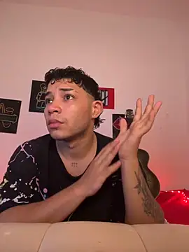 Snapshot of Yeyei77 chatting on November 12, 2025, 5:19 am Yeyei77 online show from November 12, 2025, 5:19 am