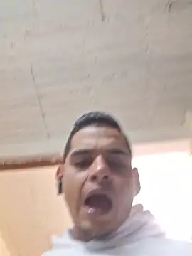 Snapshot of Daiberrubio chatting on March 12, 2026, 1:01 am Daiberrubio online show from March 12, 2026, 1:01 am