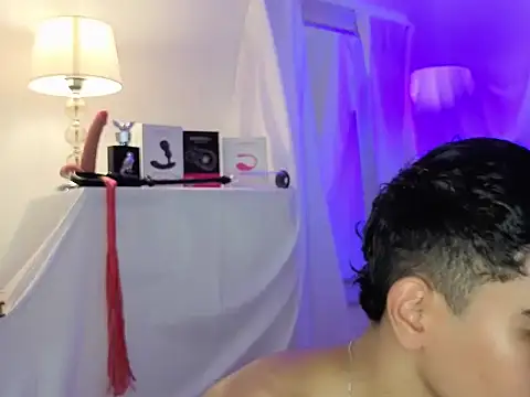 Yamilk101 online show from November 8, 2025, 10:30 pm