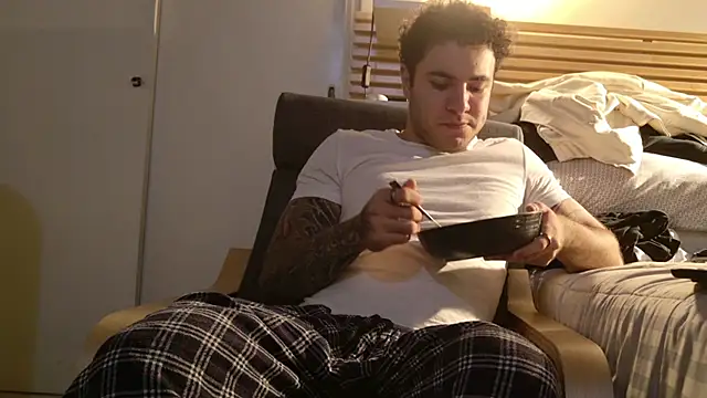 Snapshot of KevinWolf777 chatting on December 5, 2025, 2:20 am KevinWolf777 online show from December 5, 2025, 2:20 am