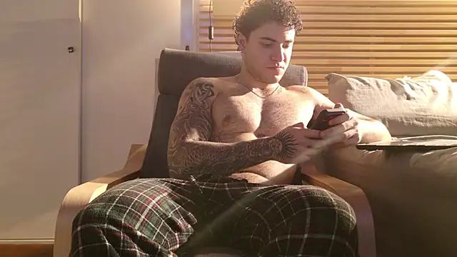 KevinWolf777 online show from April 24, 2026, 3:31 am