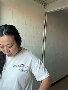 Snapshot of aini-maili chatting on October 22, 2025, 10:42 pm aini-maili online show from October 22, 2025, 10:42 pm