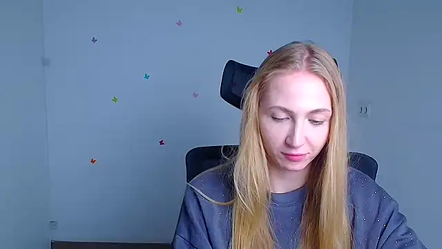 Snapshot of Emma_Moonlightt chatting on October 25, 2025, 11:40 am Emma Moonlightt online show from October 25, 2025, 11:40 am