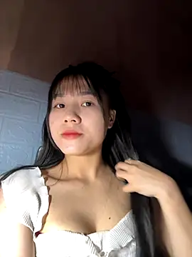 Leaf-Tgu online show from October 25, 2025, 6:13 pm