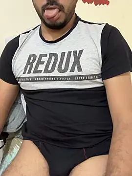 Snapshot of Handsome8677 chatting on December 21, 2025, 8:32 am Handsome8677 online show from December 21, 2025, 8:32 am