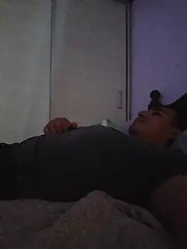 Snapshot of Rueditasss chatting on December 16, 2025, 7:08 pm Rueditasss online show from December 16, 2025, 7:08 pm