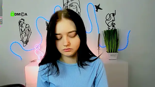 Snapshot of miki_ti chatting on January 19, 2026, 10:19 am miki ti online show from January 19, 2026, 10:19 am