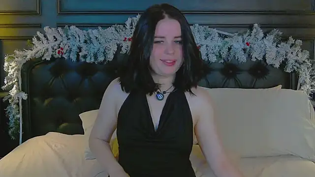 Snapshot of AliceLune chatting on December 21, 2025, 2:02 pm AliceLune online show from December 21, 2025, 2:02 pm