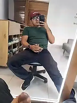 Snapshot of the_vein18 chatting on November 5, 2025, 5:46 pm the vein18 online show from November 5, 2025, 5:46 pm