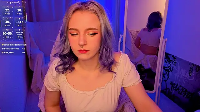 AleksaDivine online show from November 28, 2025, 9:28 pm