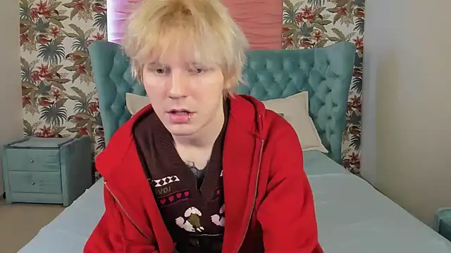 Snapshot of KevinMilky chatting on November 26, 2025, 2:29 pm KevinMilky online show from November 26, 2025, 2:29 pm