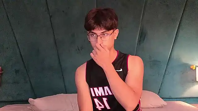 Aaron Eze online show from February 19, 2026, 8:16 pm