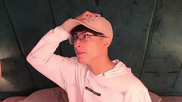 Aaron Eze online show from March 17, 2026, 12:41 pm