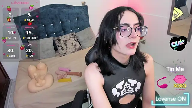 Snapshot of Noah_Cherry chatting on January 11, 2026, 9:31 pm Noah Cherry online show from January 11, 2026, 9:31 pm