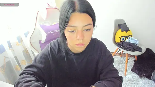 Snapshot of Midori_rosse chatting on January 12, 2026, 6:46 pm Midori rosse online show from January 12, 2026, 6:46 pm