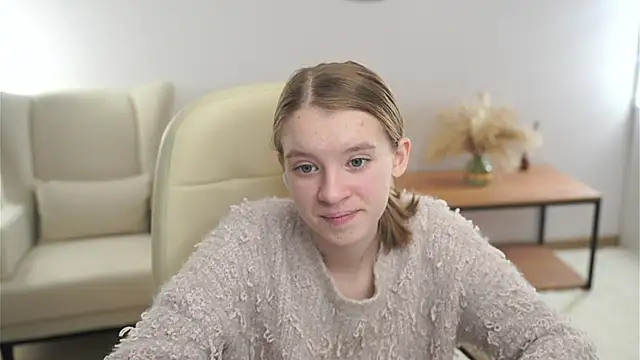 Snapshot of VestaRonan chatting on October 16, 2025, 1:56 pm VestaRonan online show from October 16, 2025, 1:56 pm