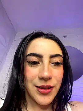 LiliBundy online show from December 2, 2025, 5:35 am