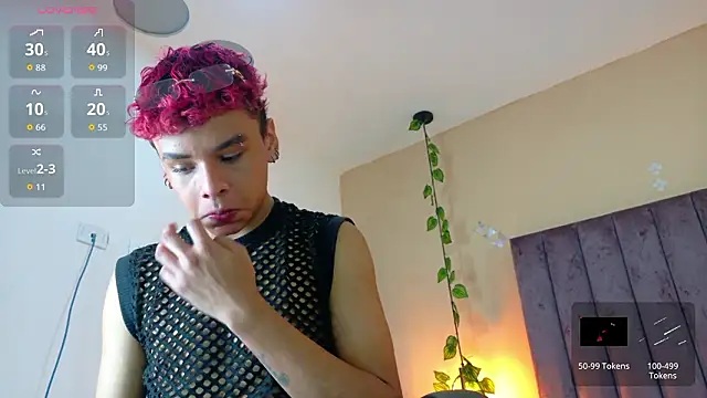 Snapshot of Xavier_Fox___ chatting on February 9, 2026, 8:46 pm Xavier Fox online show from February 9, 2026, 8:46 pm