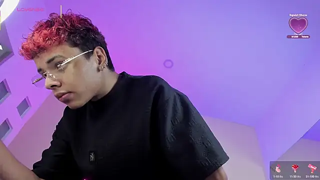 Snapshot of Xavier_Fox___ chatting on February 13, 2026, 8:05 pm Xavier Fox online show from February 13, 2026, 8:05 pm