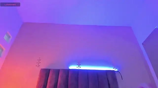 Snapshot of Xavier_Fox___ chatting on February 14, 2026, 9:00 pm Xavier Fox online show from February 14, 2026, 9:00 pm