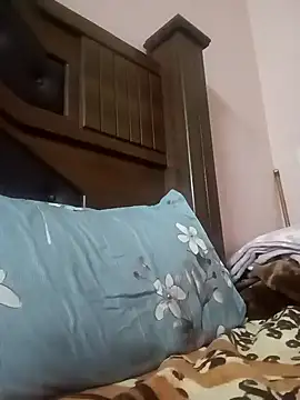 Snapshot of Bigtitsass81 chatting on October 29, 2025, 12:29 pm Bigtitsass81 online show from October 29, 2025, 12:29 pm