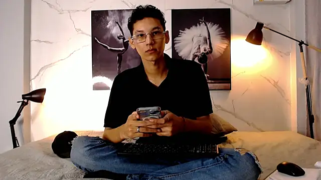 Snapshot of AQUARIUS_x chatting on October 16, 2025, 11:55 am AQUARIUS x online show from October 16, 2025, 11:55 am