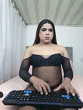 IvettePetit online show from May 21, 2026, 11:01 pm
